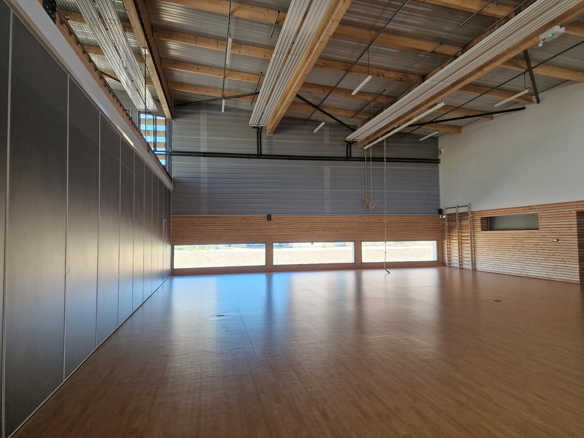 Livraison Salle Multisports de Surg&egrave;res