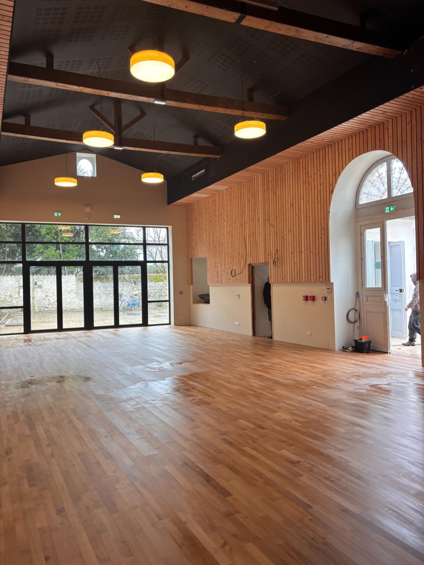 MAIRIE et Salle polyvalente LA FLOTTE EN RE